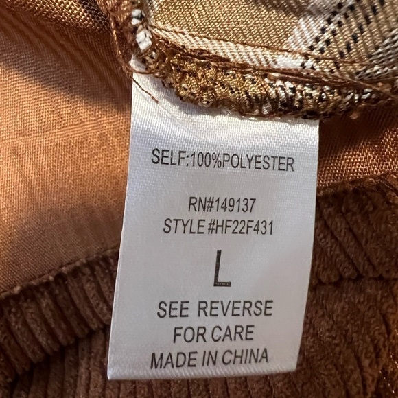 New Women’s Long Sleeve Button Plaid Corduroy Cropped Barn Jacket Size M - Picture 8 of 8